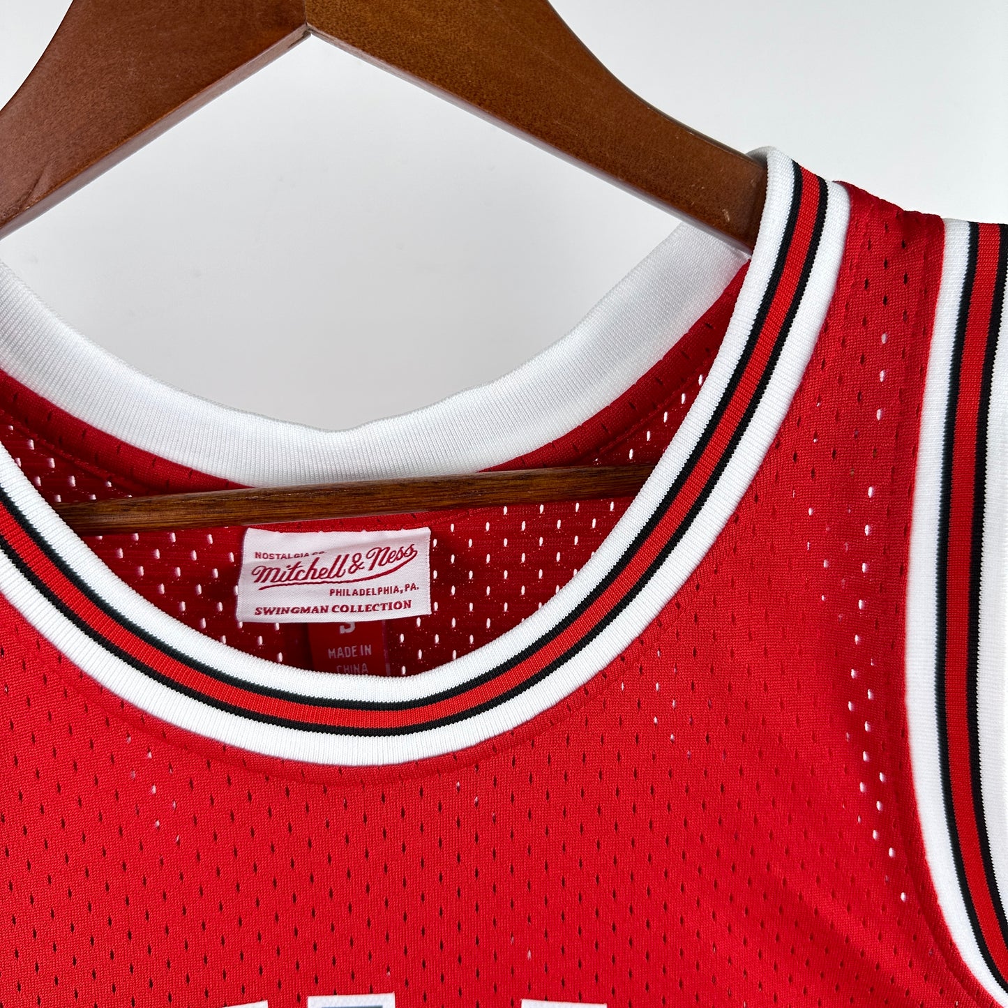 Men's Chicago Bulls Dwyane Wade Mitchell & Ness Red 2016/17 Hardwood Classics Swingman Jersey
