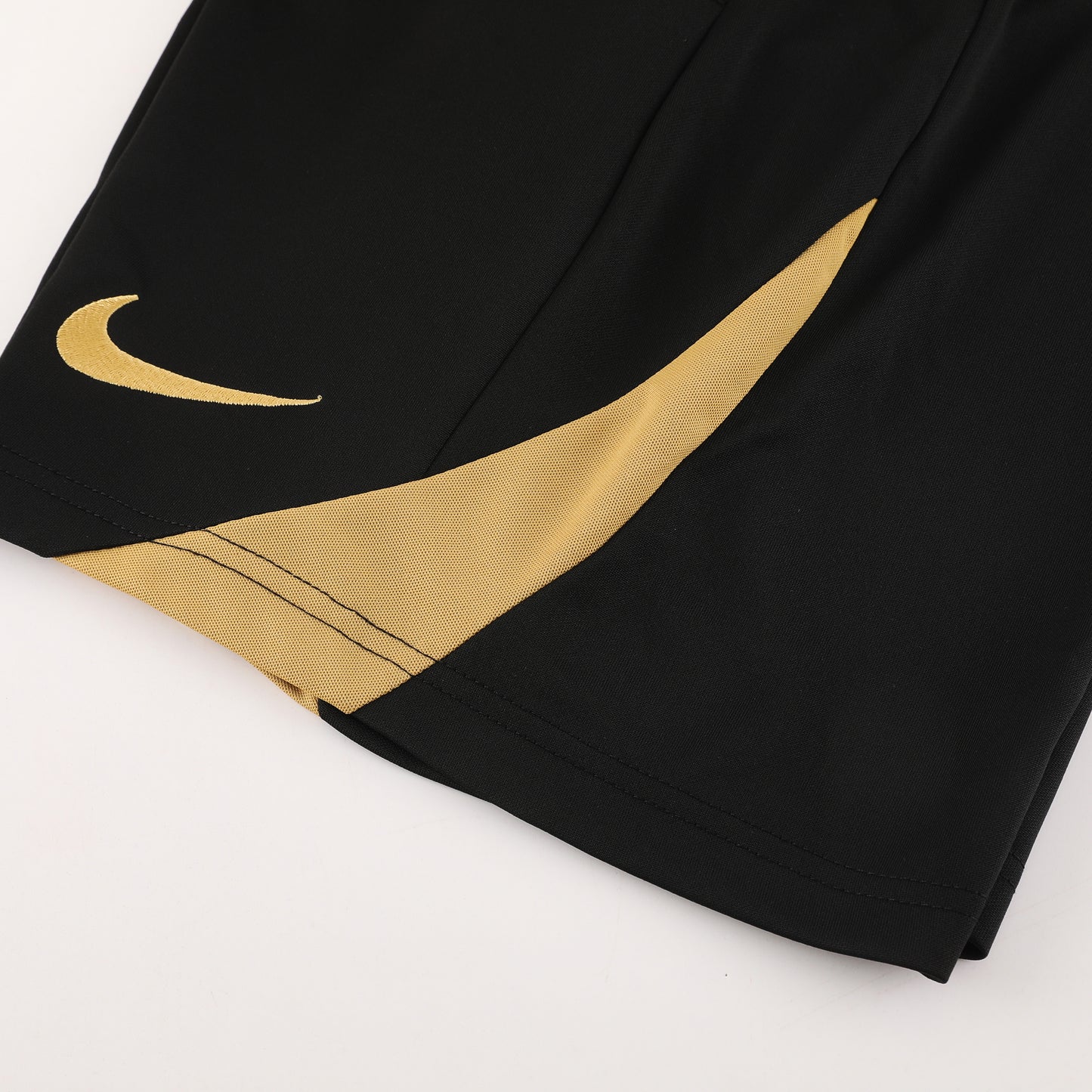 Nike Dri-Fit black/Gold