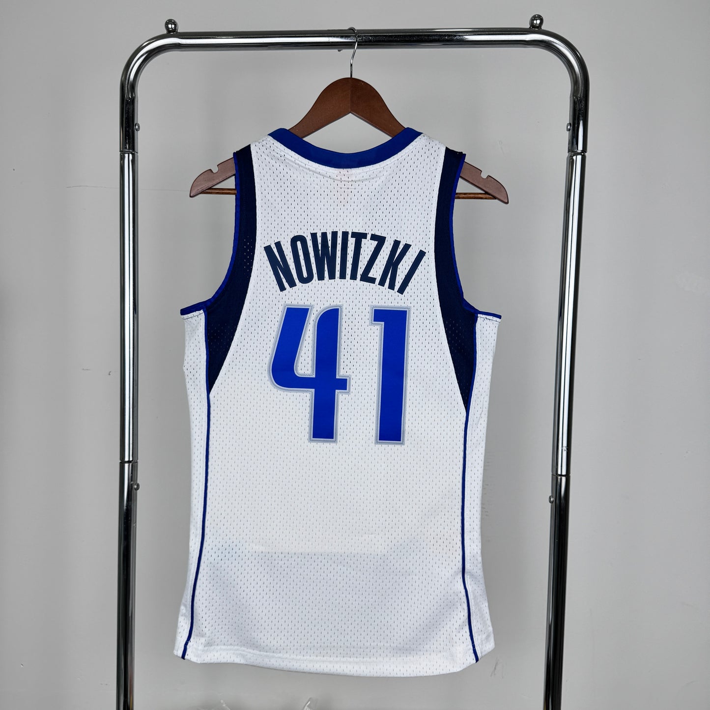 Men's Dallas Mavericks Dirk Nowitzki Mitchell & Ness White 2010/11 Hardwood Classics Swingman Jersey