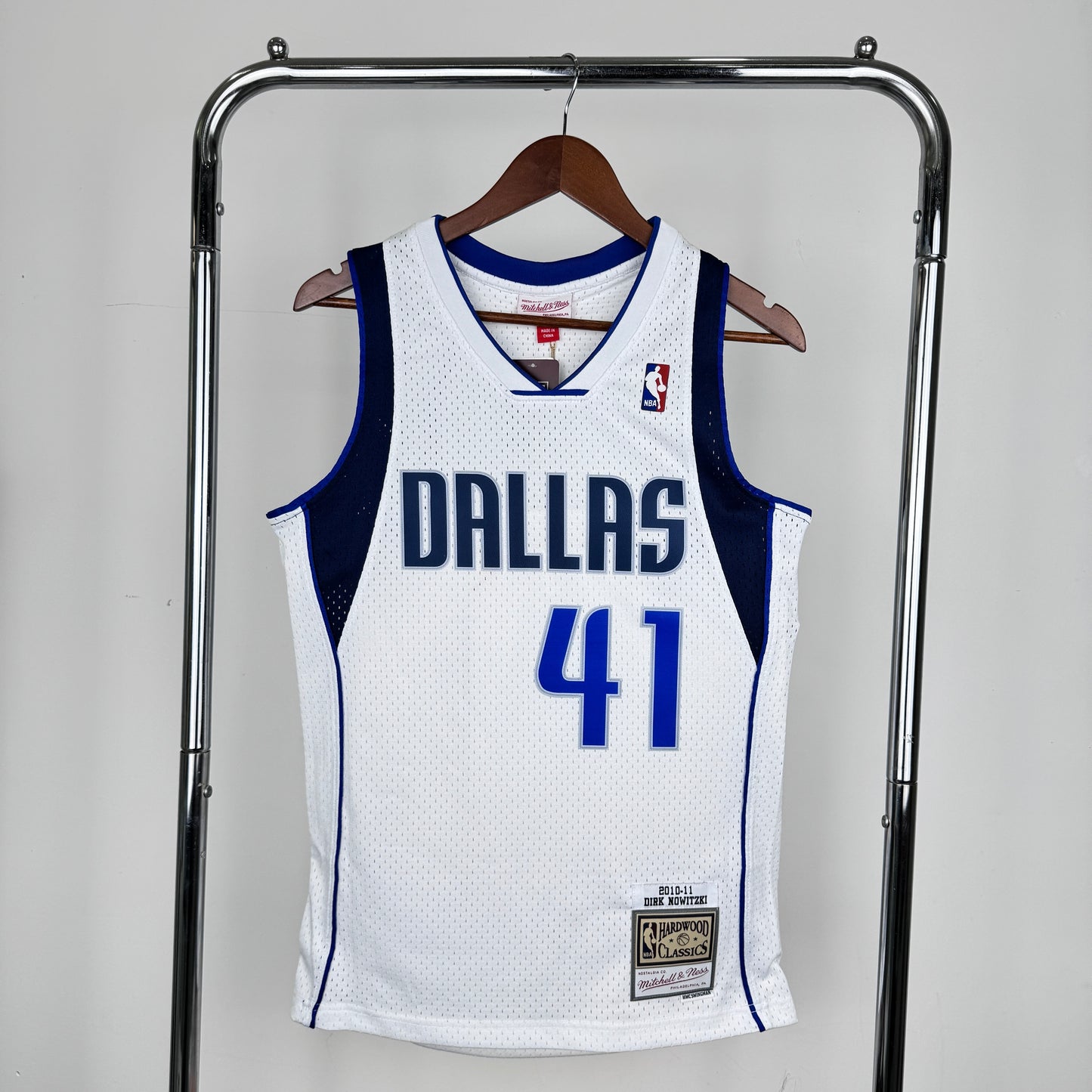 Men's Dallas Mavericks Dirk Nowitzki Mitchell & Ness White 2010/11 Hardwood Classics Swingman Jersey