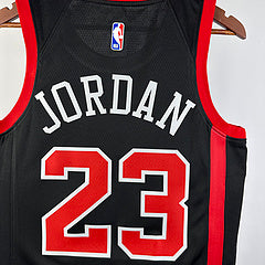 Chicago Bulls Michael Jordan 2023/24 Swingman Jersey - City Edition